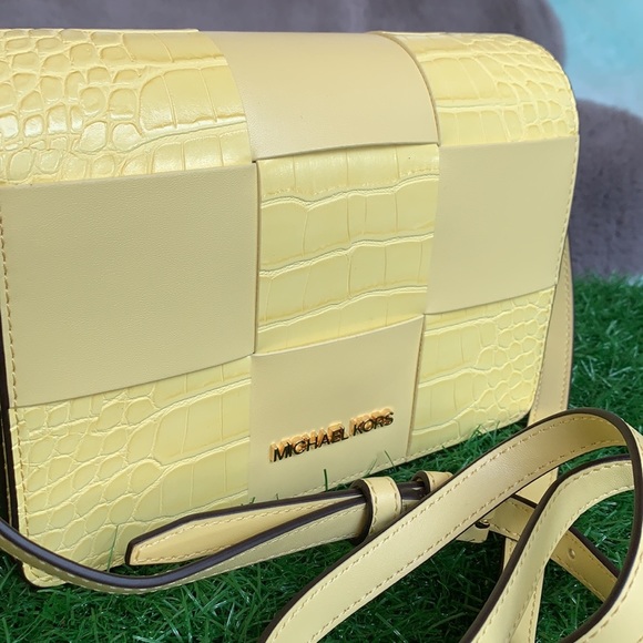 MICHAEL KORS MERCER SM CLUTCH XBODY BUTTERCUP - Picture 5 of 15